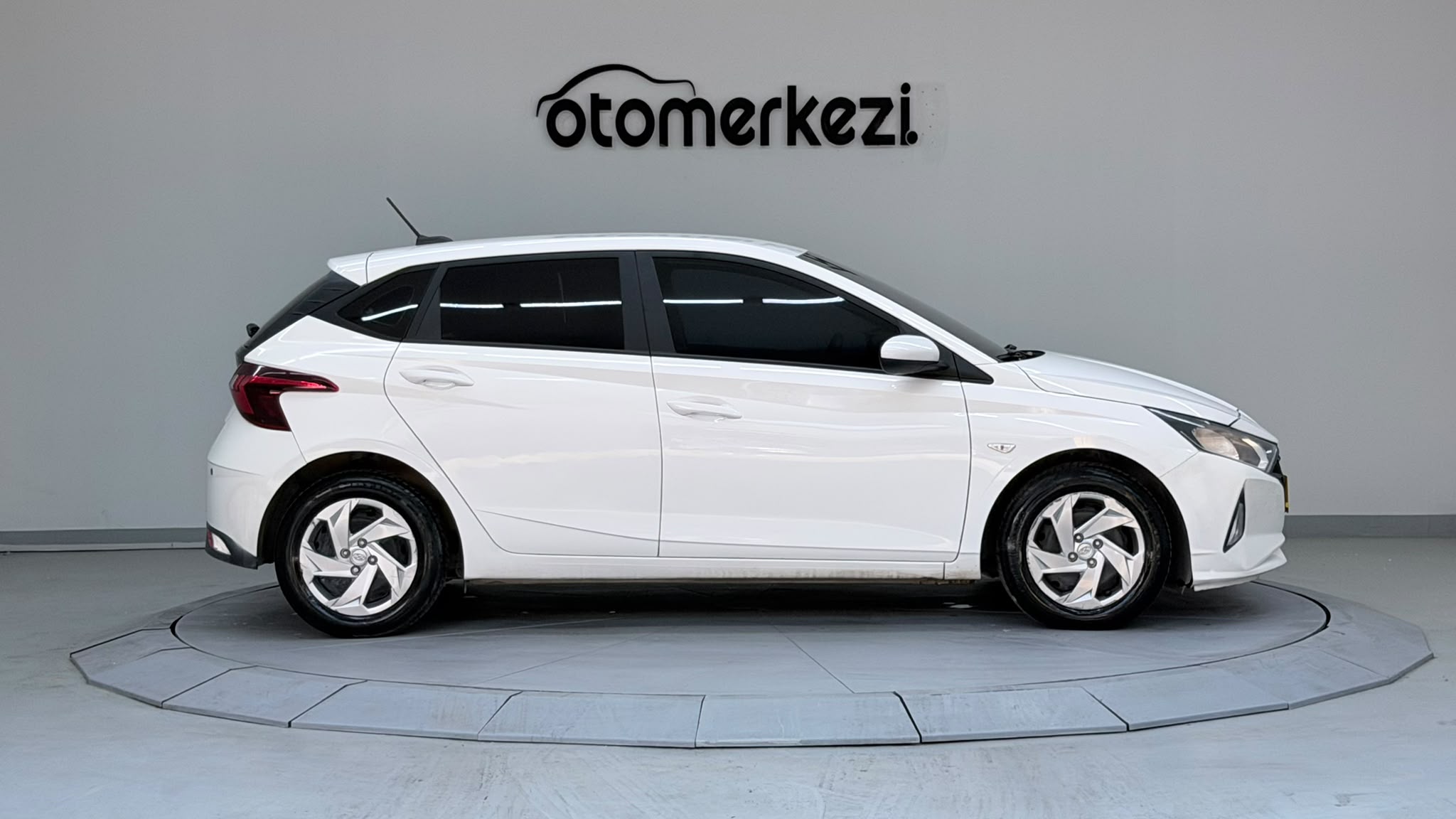 HYUNDAI i20 4